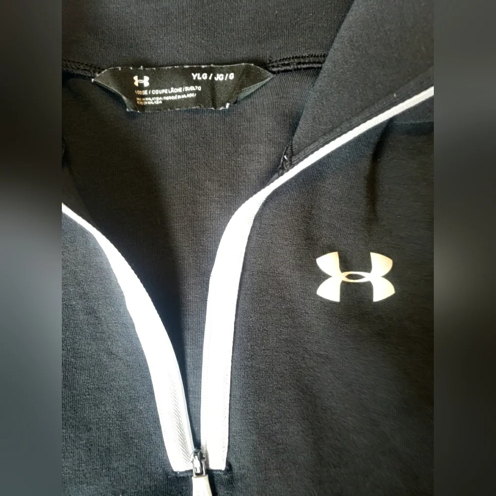 Under Armour black, white, and gray sweatshirt youth Large - Picture 5 of 5